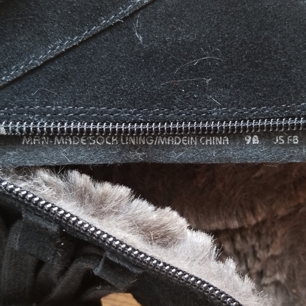 ❄ Earth Black Suede Faux Fur Roamer Boots - Picture 6 of 8